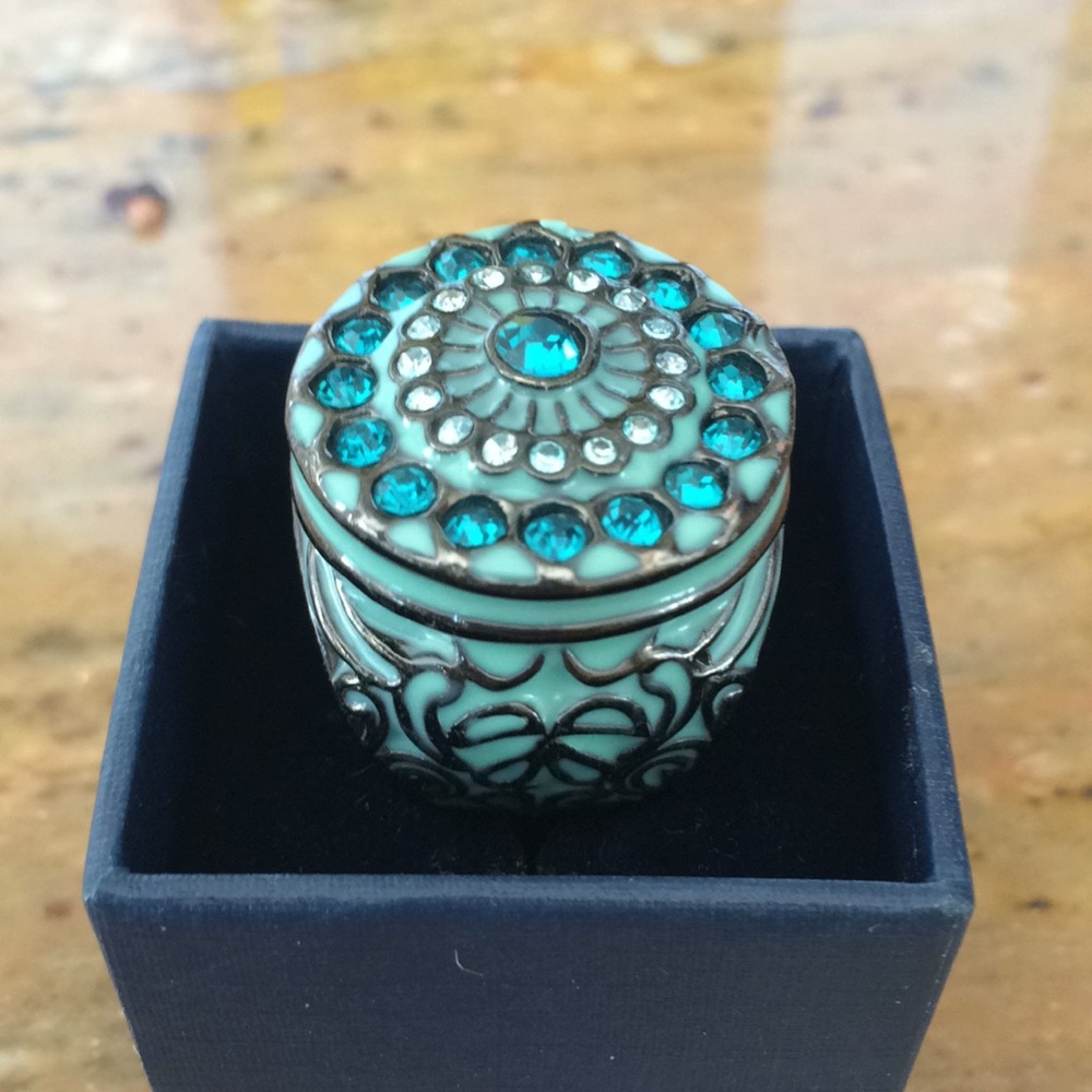 Sparkling enamel statement ring - Picture 4 of 4